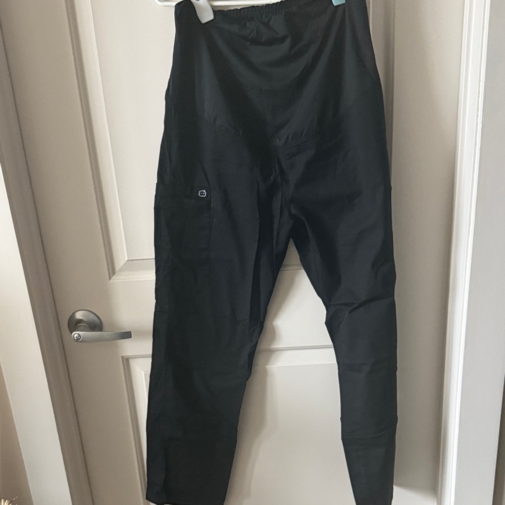 Woman’s Black WonderWink Scrub Pants
